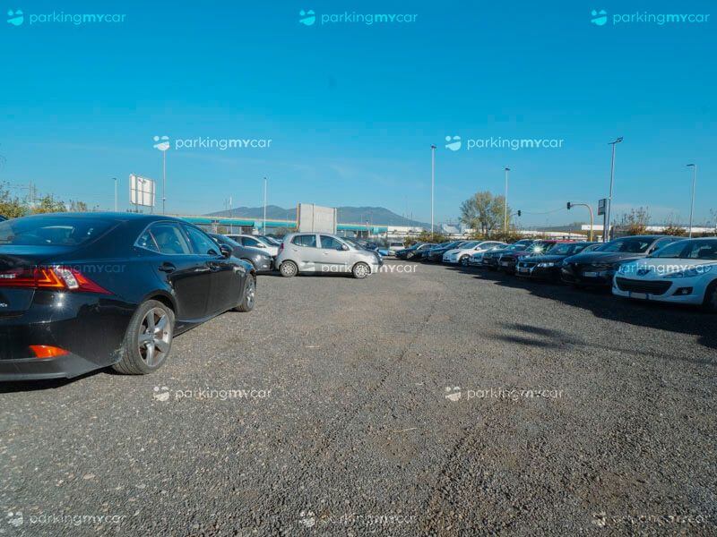 Fly Parking - Aeroporto Firenze auto parcheggiate al Fly Parking - Aeroporto Firenze