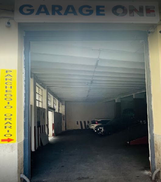 Garage Casanova One - Napoli stazione centrale Parcheggi al coperto Garage Casanova One - Napoli stazione centrale
