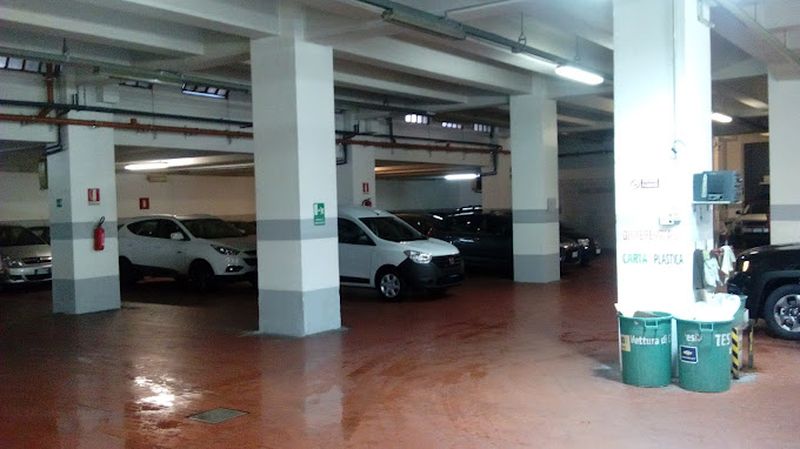 Garage Europa - Bologna centro città Posti auto al coperto Garage Europa - Bologna centro città