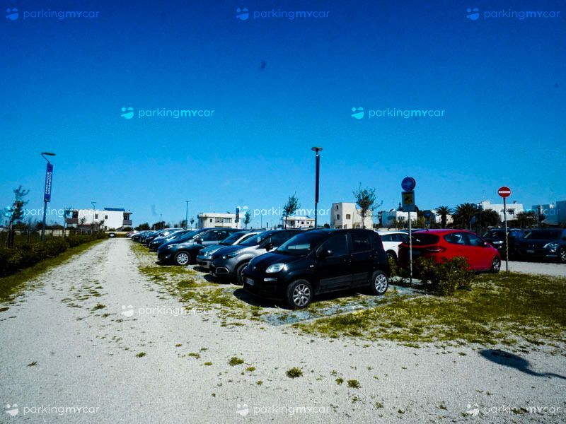 Quick Porto Bari Low Cost Posti auto all'aperto Quick Porto Bari Low Cost