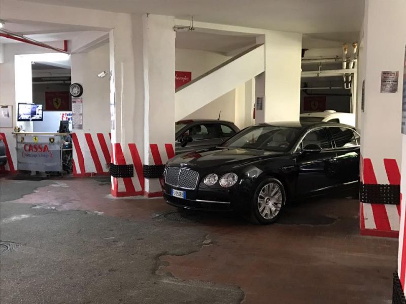 Garage Parthenope - Napoli centro città Posti auto al coperto Garage Parthenope - Napoli centro città