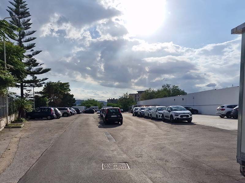 Car Make Up - Aeroporto Napoli Posti auto scoperti Car Make Up - Aeroporto Napoli