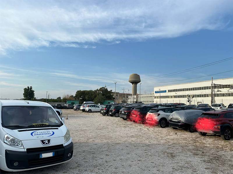 Ale Luxury Parking - Porto Civitavecchia Posti auto all'aperto Ale Luxury Parking - Porto Civitavecchia