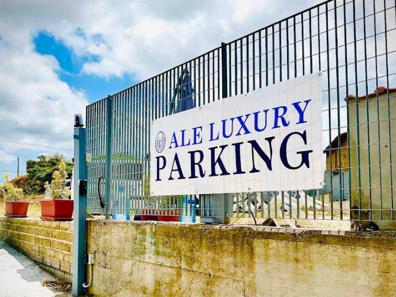 Ale Luxury Parking - Porto Civitavecchia Insegna Ale Luxury Parking - Porto Civitavecchia