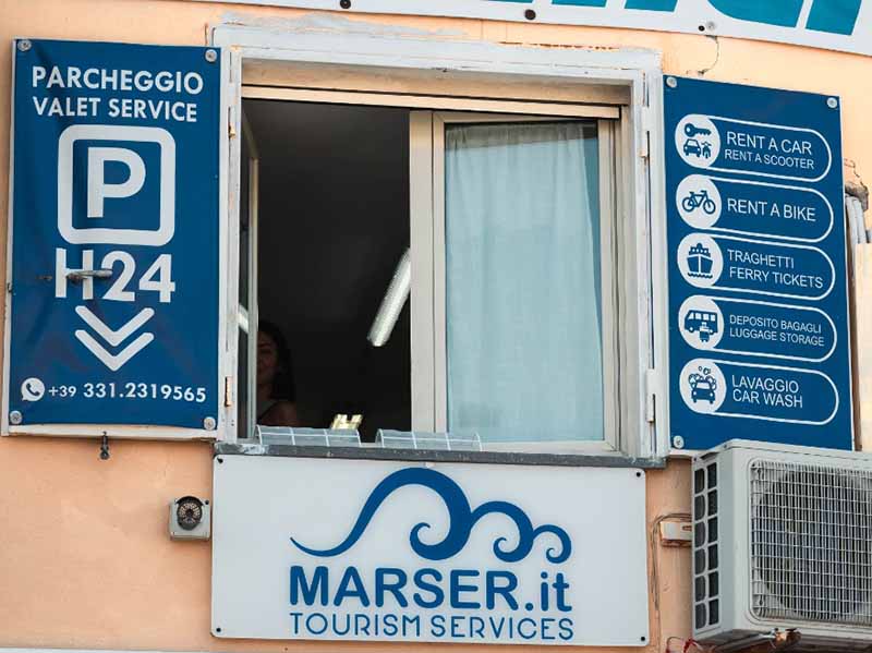 Garage Marser - Stazione Pozzuoli Solfatara Finestra Garage Marser - Stazione Pozzuoli Solfatara