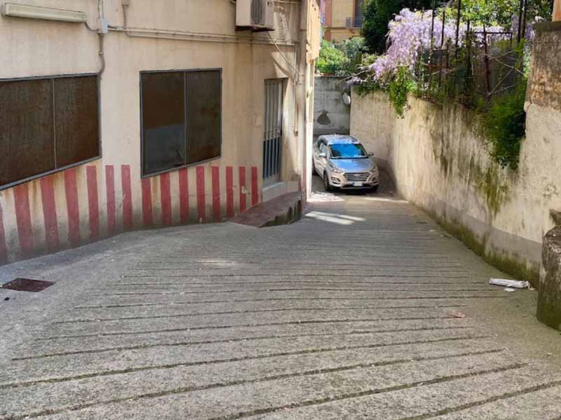 Garage Mikandy - Stazione Salerno Rampa di accesso Garage Mikandy - Stazione Salerno